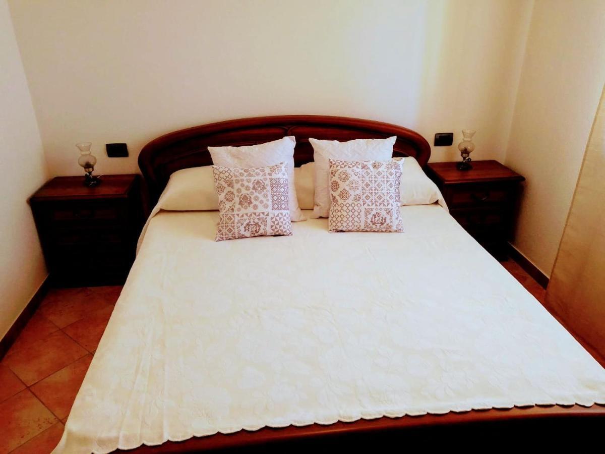 Residenza Rosa Maria Apartman Orosei Kültér fotó